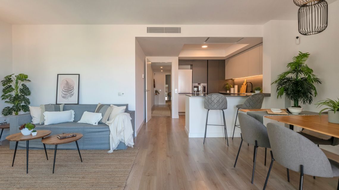 Nueva obra en Frederic Rahola, en Horta, en Barcelona. Detalle del salón de uno de los apartamentos bajos.